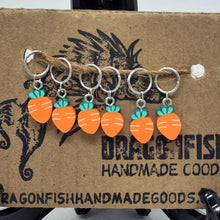 Load image into Gallery viewer, Mini Carrots Stitch Markers - set of 6

