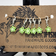 Load image into Gallery viewer, Mini Kiwi Star Stitch Markers - set of 6
